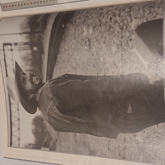 Set of 2 Rolling Stone Magazines from 90's - Picture 8 of 10